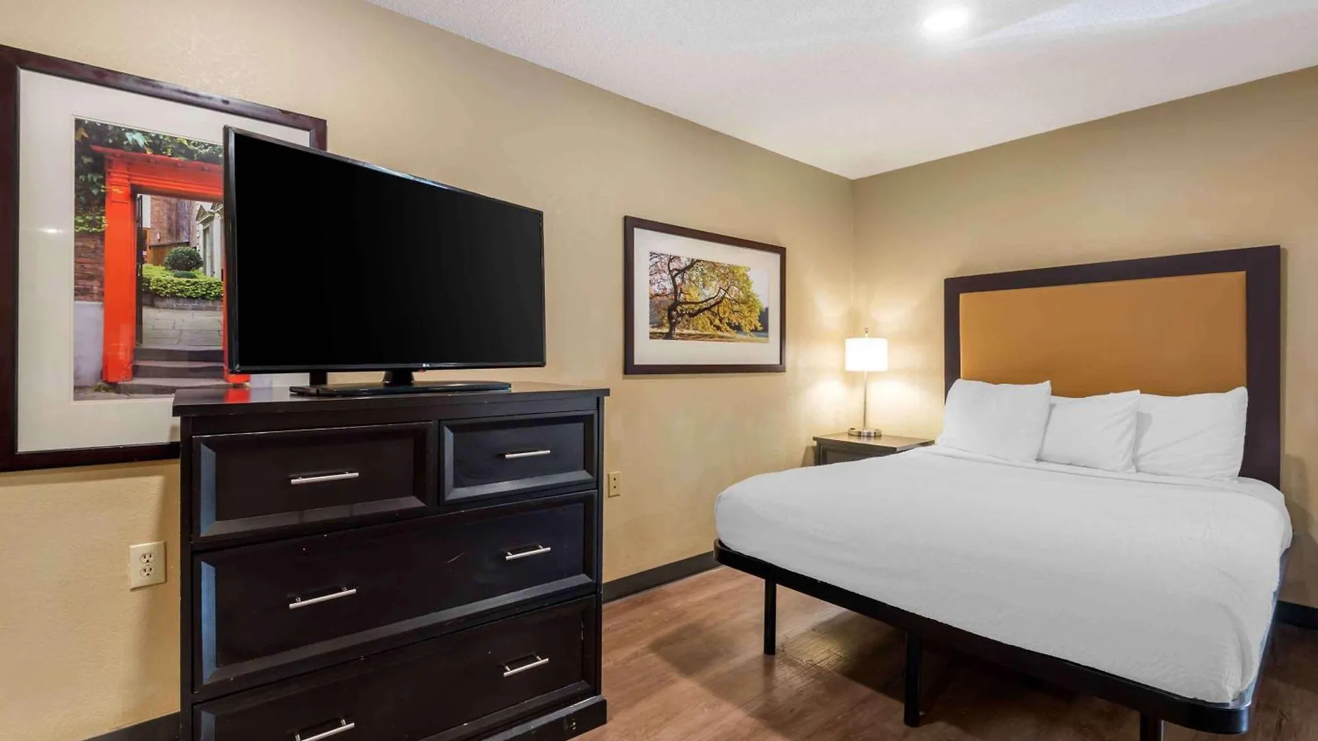 Extended Stay America Select Suites - Charlotte - Tyvola Rd - Executive Park 2*,  United States