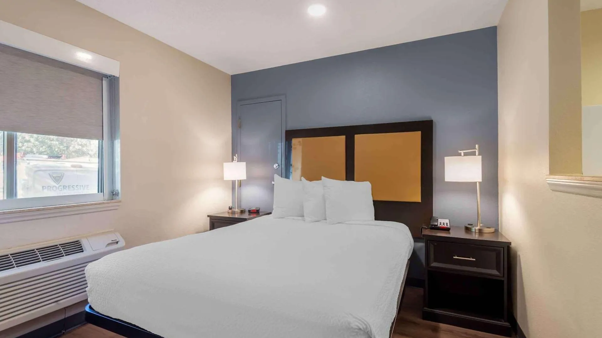 Extended Stay America Select Suites - Charlotte - Tyvola Rd - Executive Park Hotel